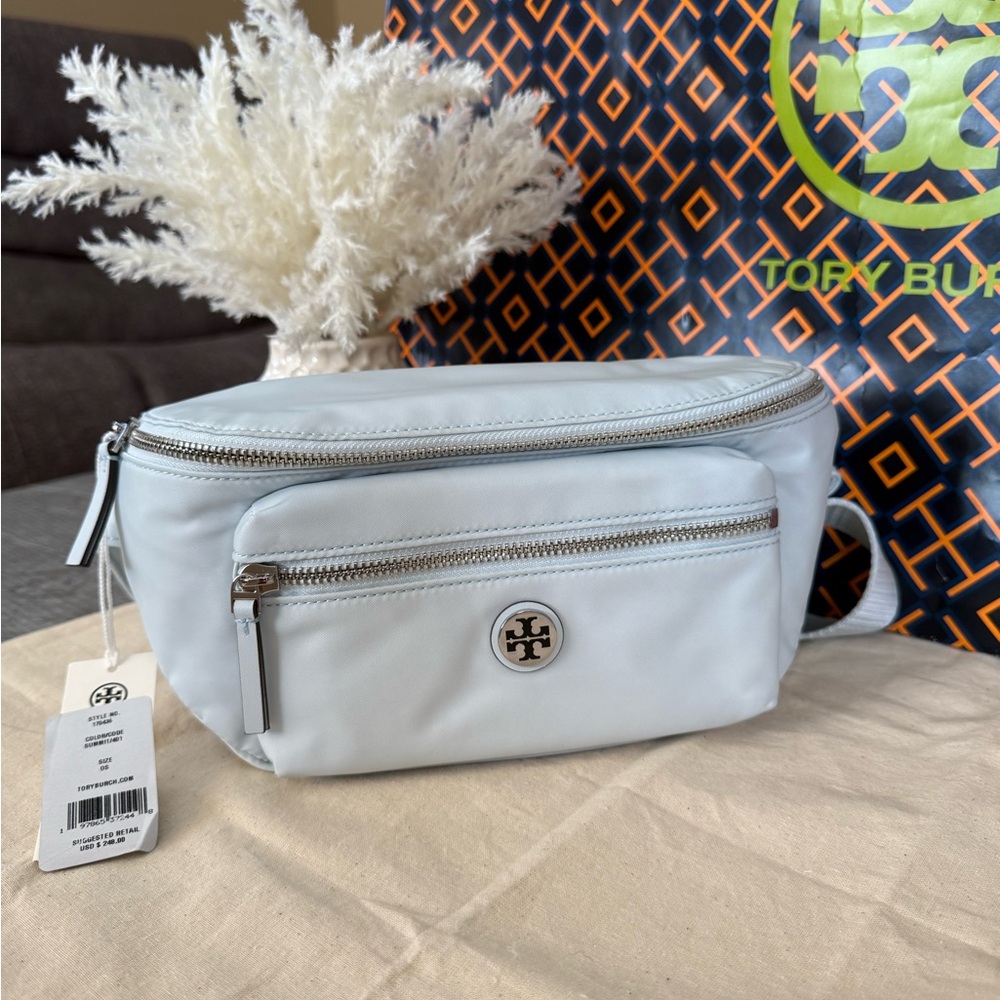 New, Tory Burch nylon summit belt bag with silver hardware - Picture 2 of 11